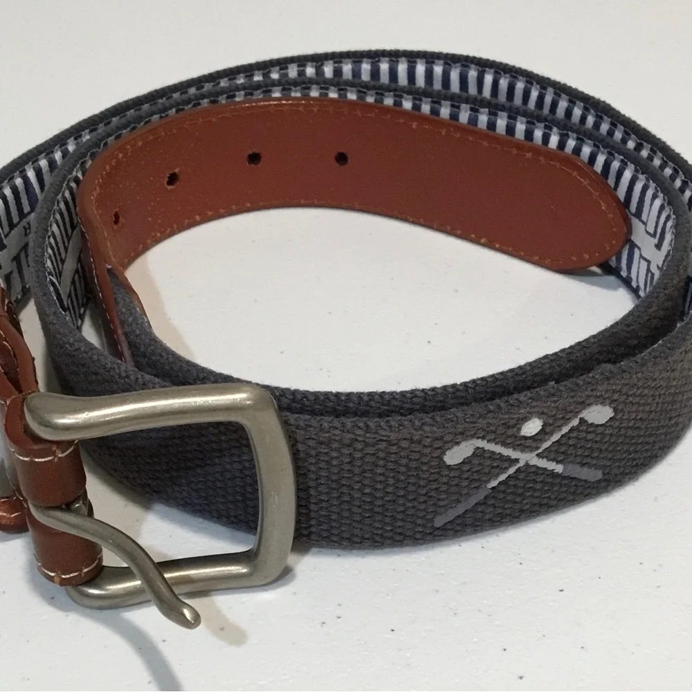 Men's Grey Woven Belt  with Golf Clubs and has Brown Leather Trim